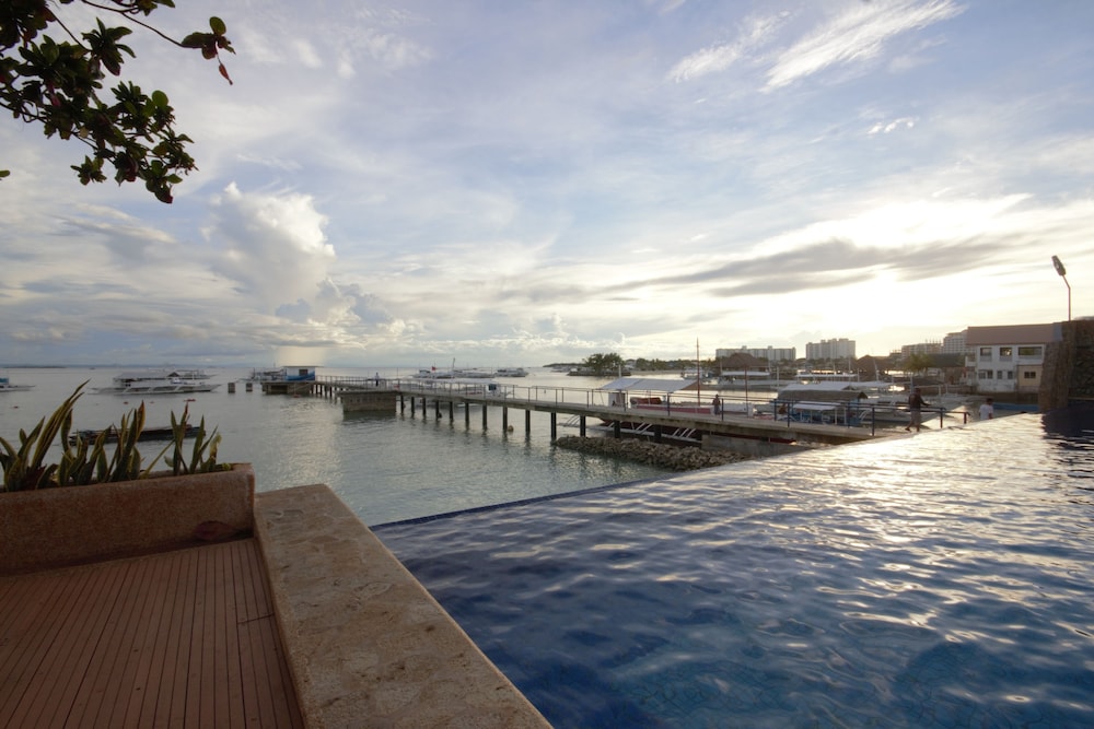 1521 Mactan Resort 40/85