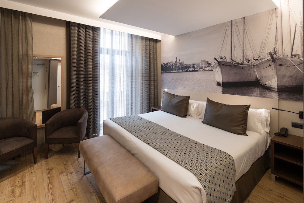 ROOM, TRIPLE