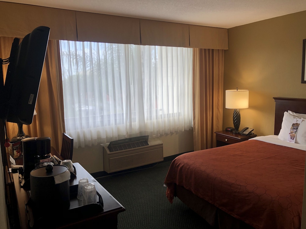 Knotts Berry Farm Resort Hotel 10/41