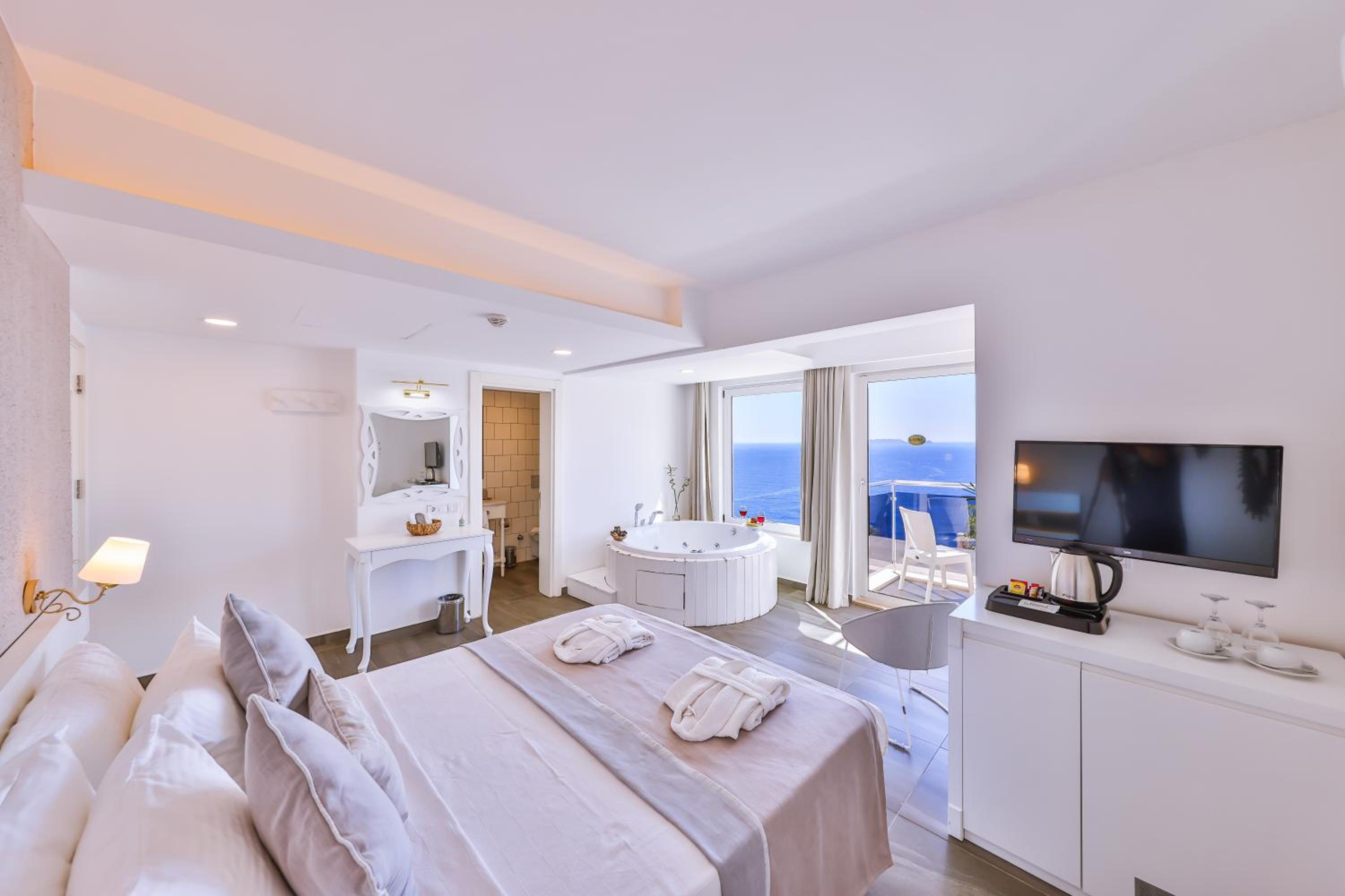 Superior, Suite, Sea View, Hot Tub