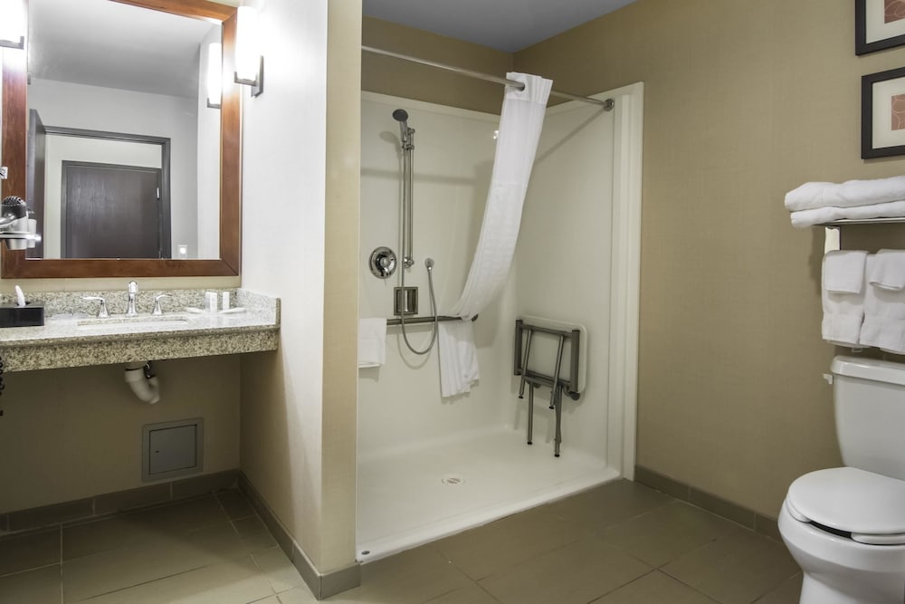 Comfort Suites Saskatoon 15/43
