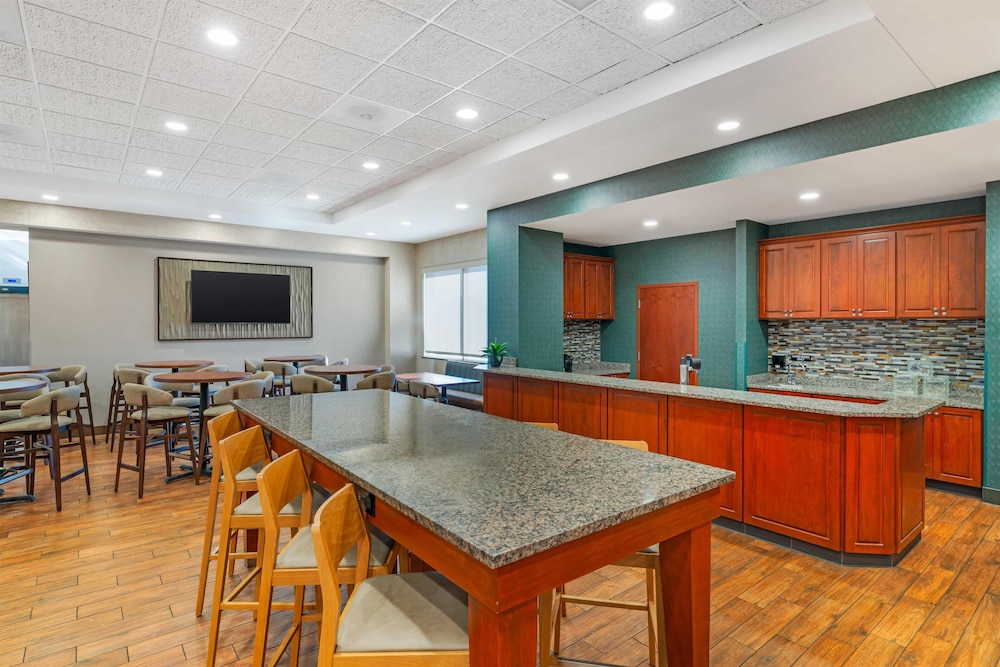 Drury Inn & Suites St Louis Brentwood 35/50