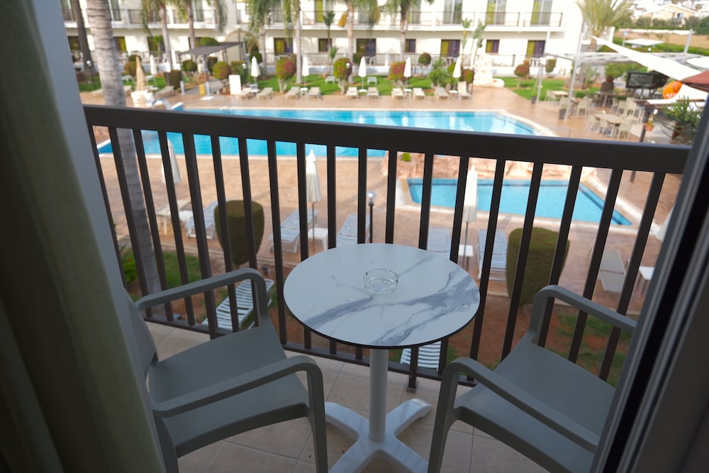 Loutsiana Hotel Apartments 44/63