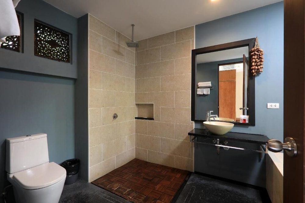 Tea Tree Spa Resort 76/82