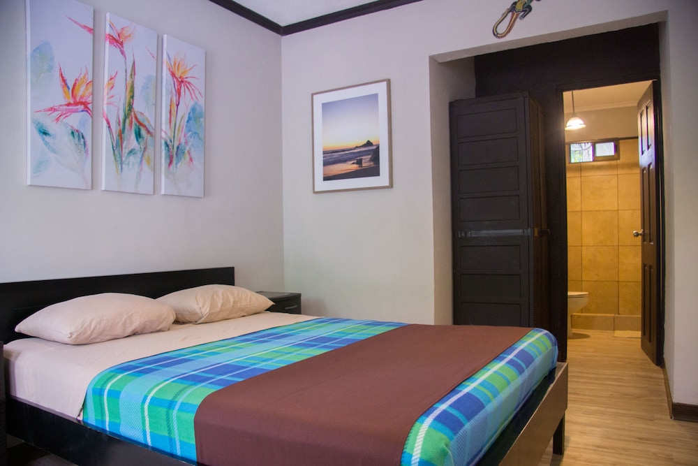 Jaco Lodge 14/50