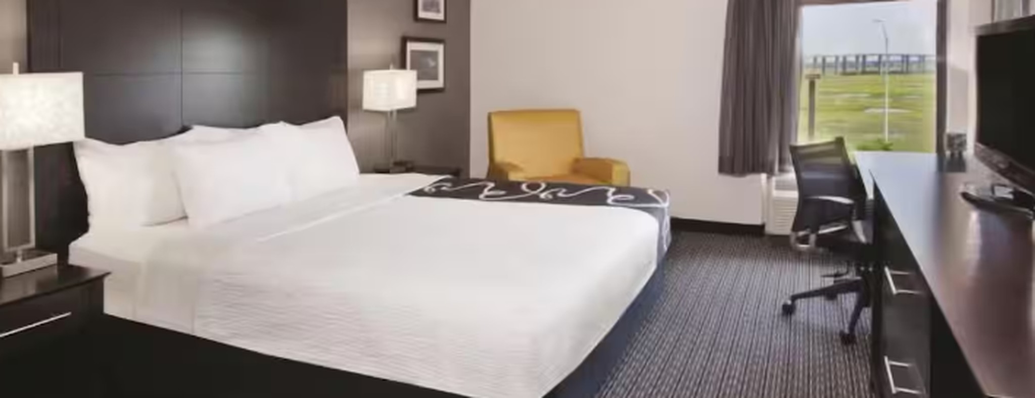 غرفة، La Quinta Inn & Suites by Wyndham Charleston Riverview 2/2