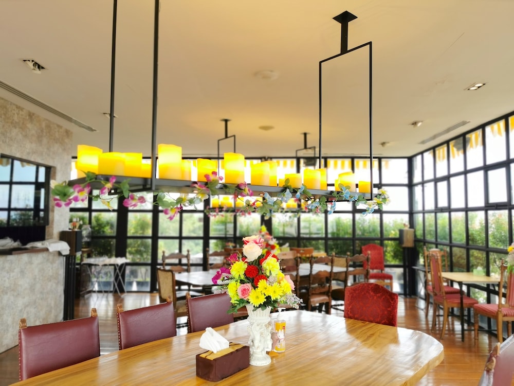 Lertnimit Boutique Hotel 52/61