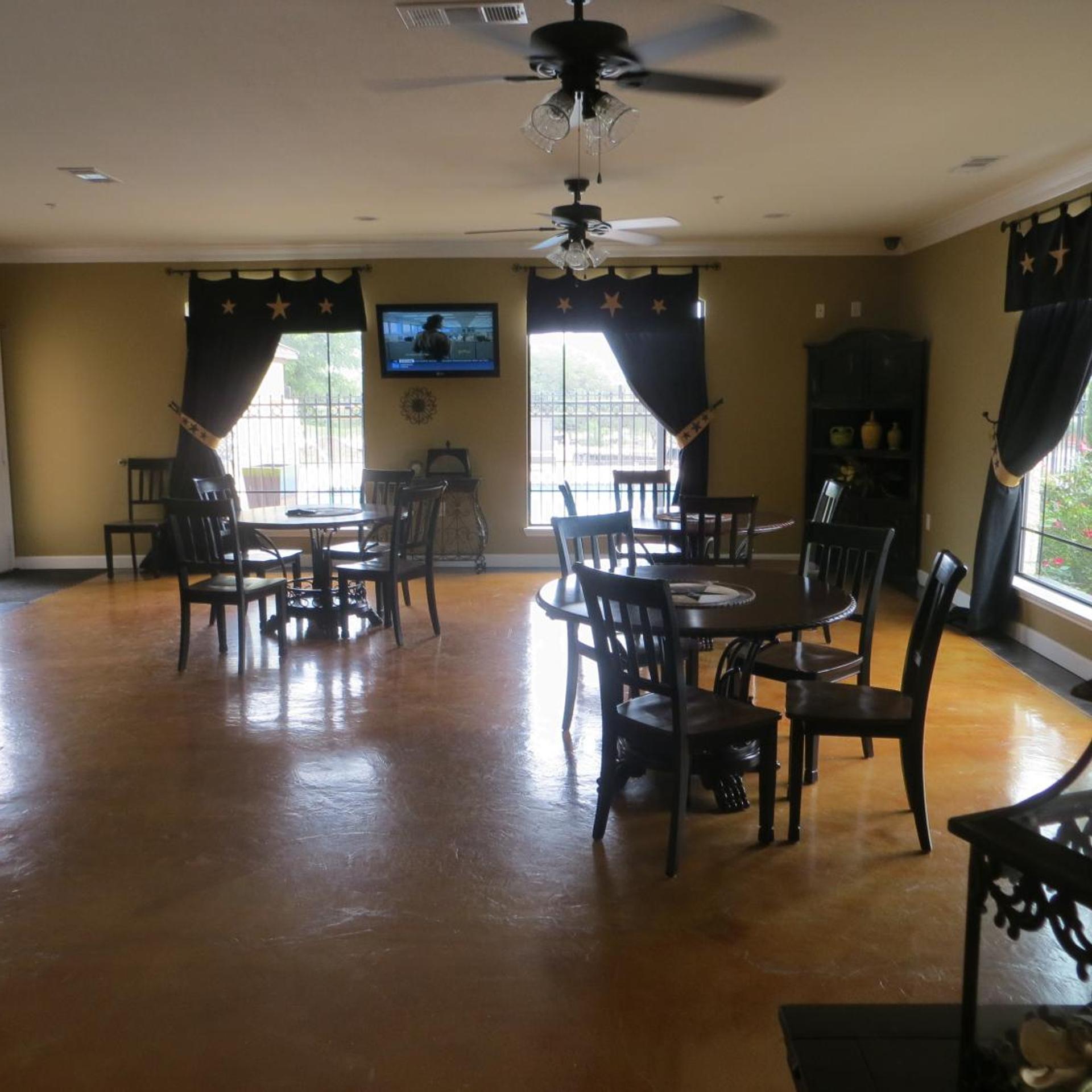 Black Gold Inn 28/43