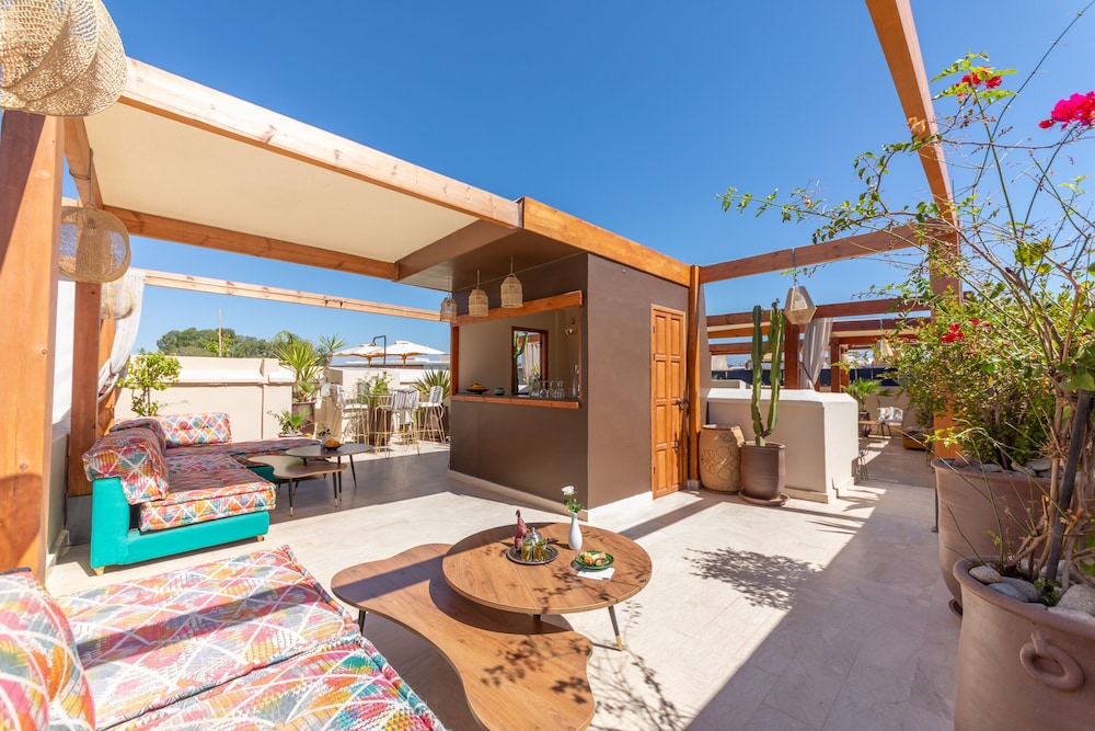 Riad Tahili 38/50