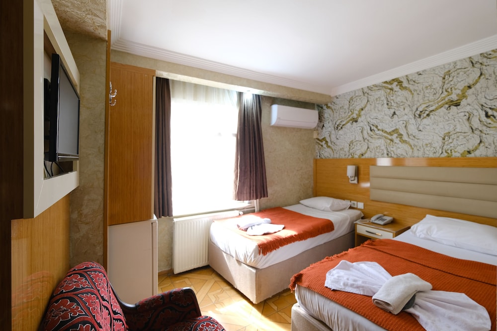 Ozbek Hotel 17/64