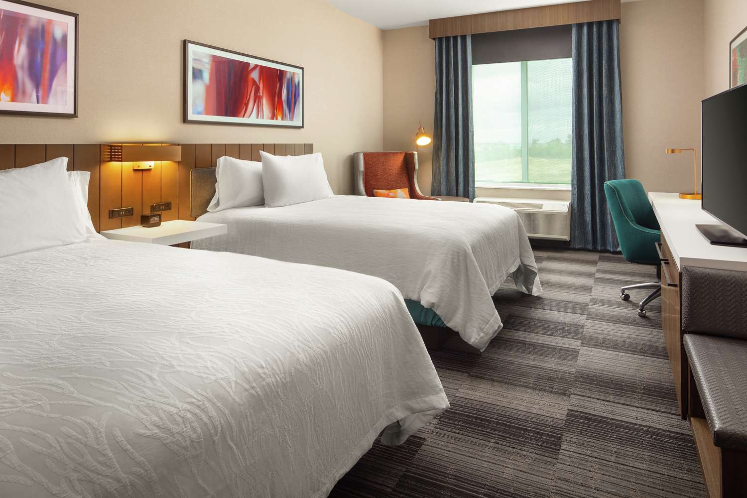 PREMIUM, 2 QUEEN BEDS