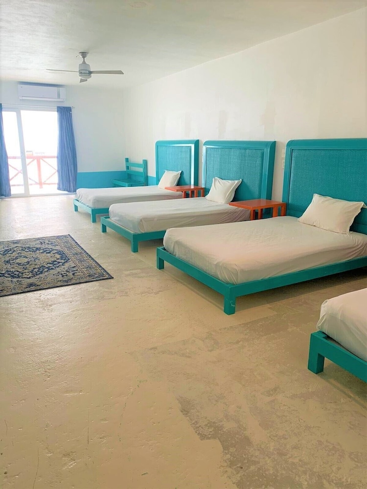 The Mint Resort Isla Mujeres 45/67