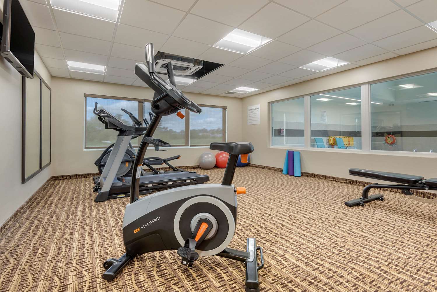 Comfort Inn & Suites Napanee, ON 5/11