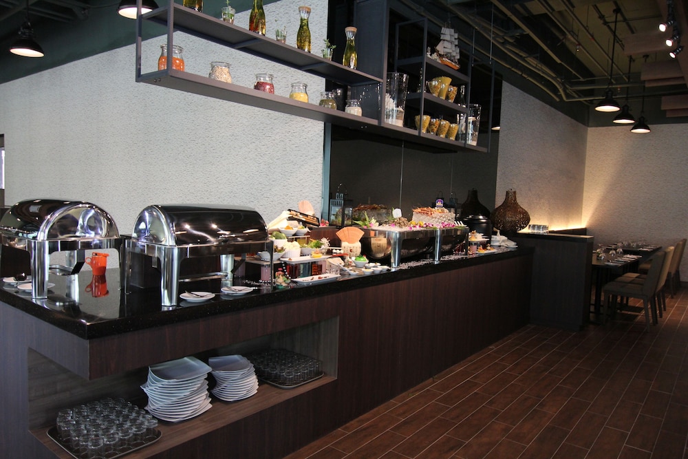Nexus Regency Suites & Hotel 52/69