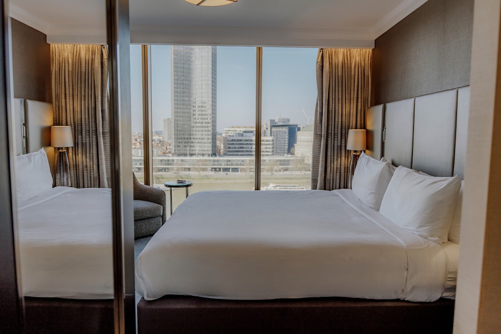 Deluxe, King Bed, River view