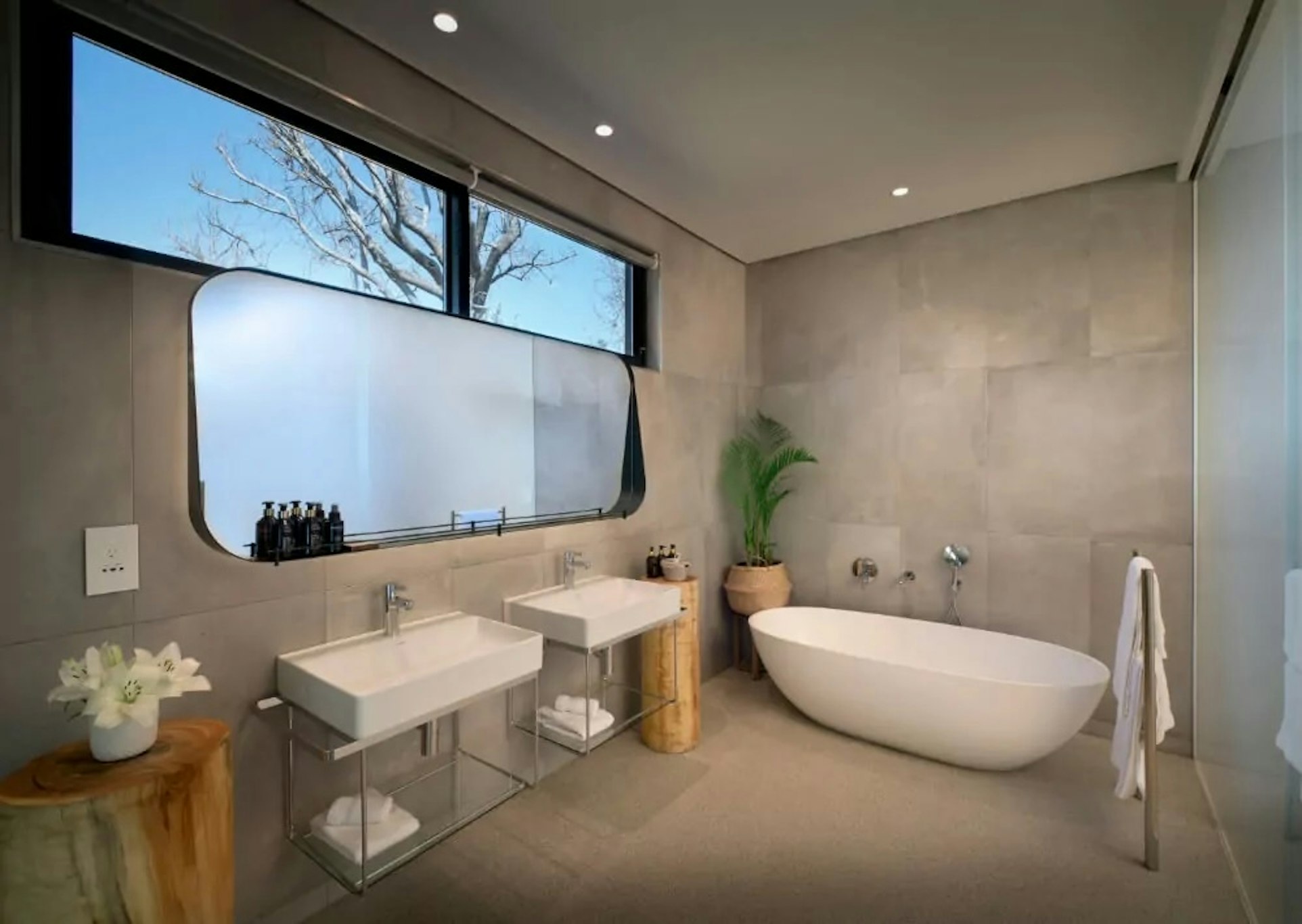 The Peech Hotel 53/56