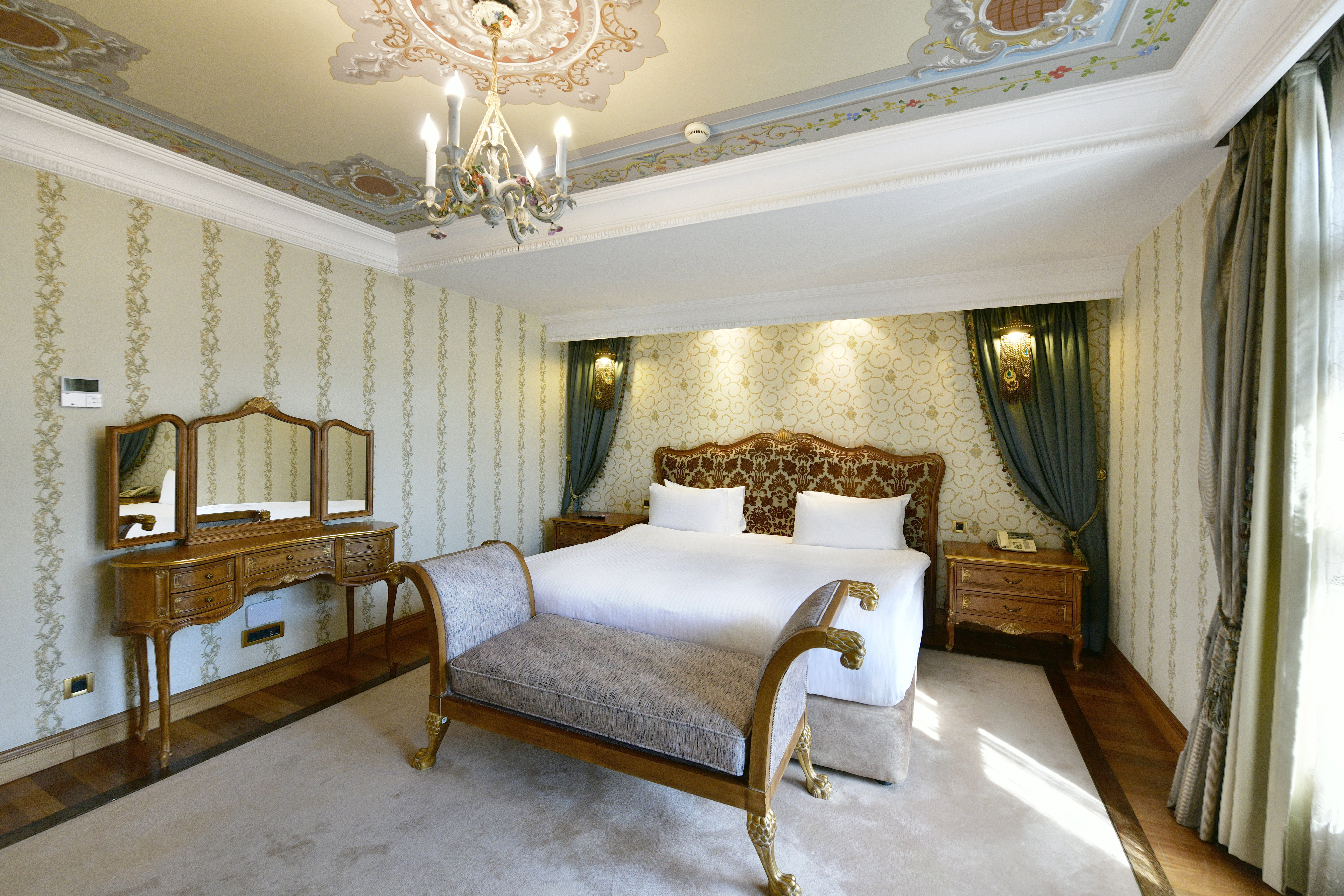 Crowne Plaza Istanbul - Old City 24/80