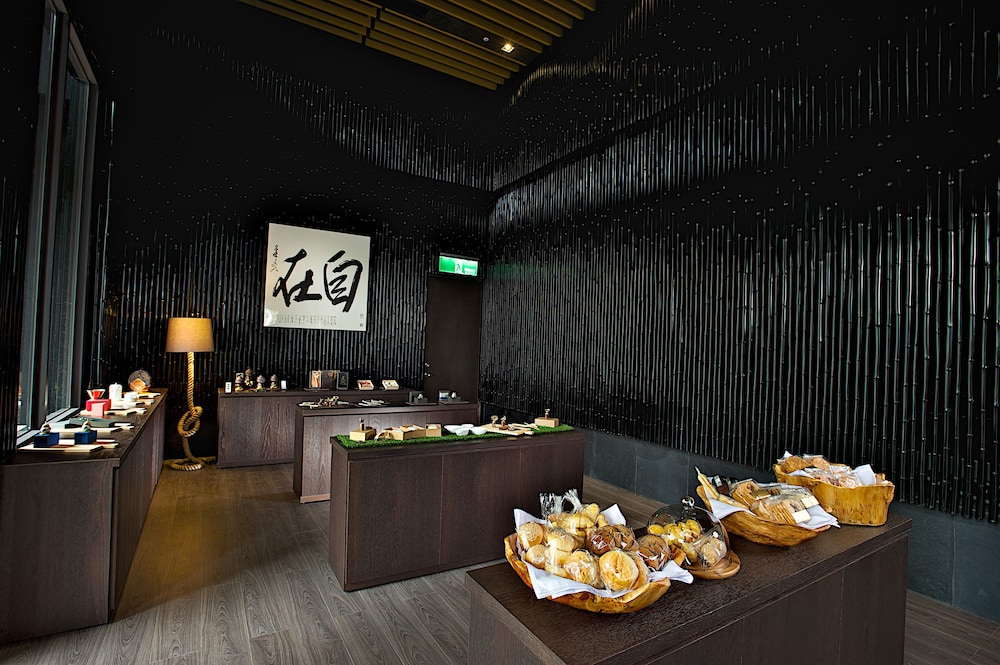 The Gaya Hotel 58/72