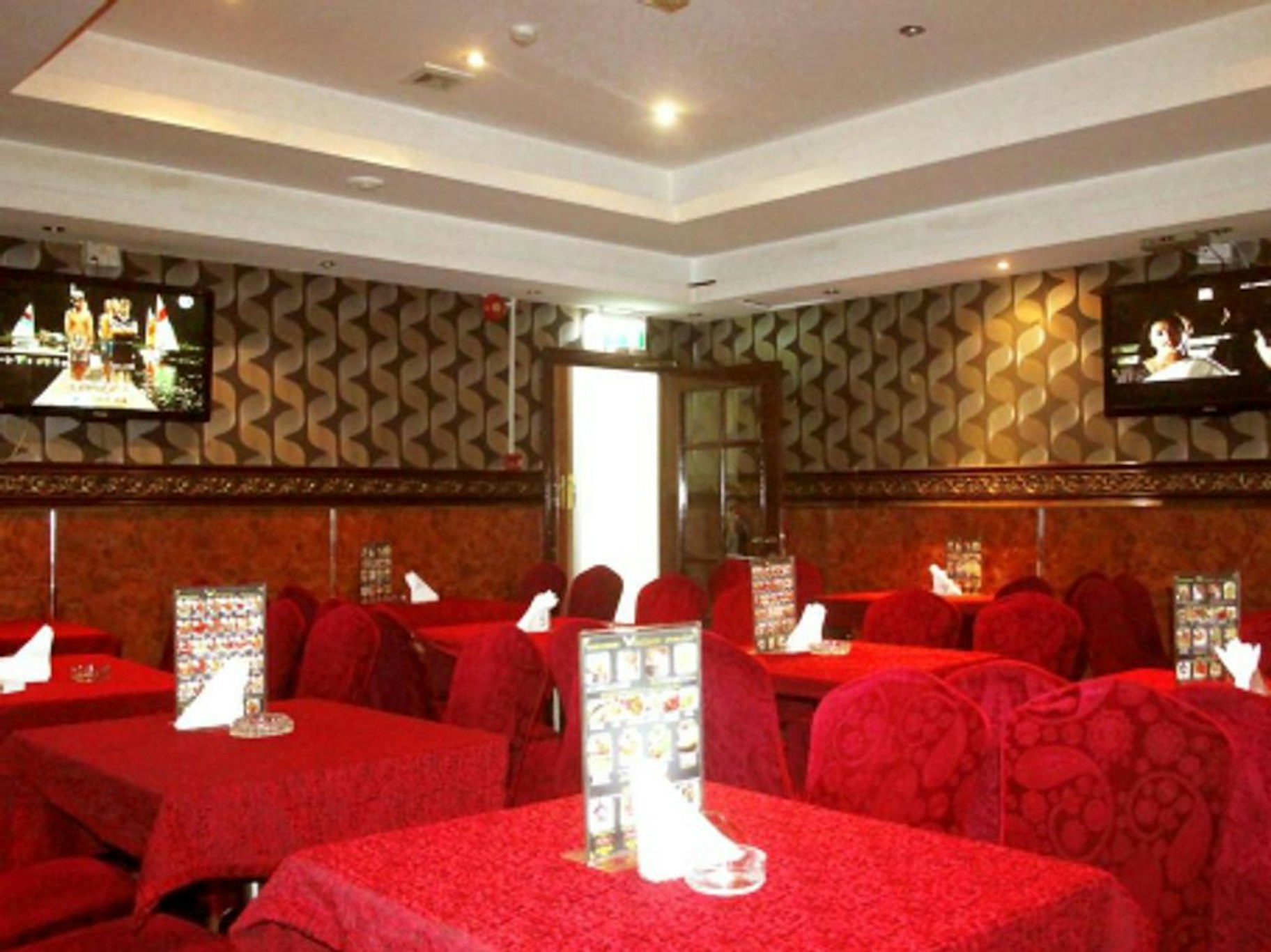 restaurant cafeteria
