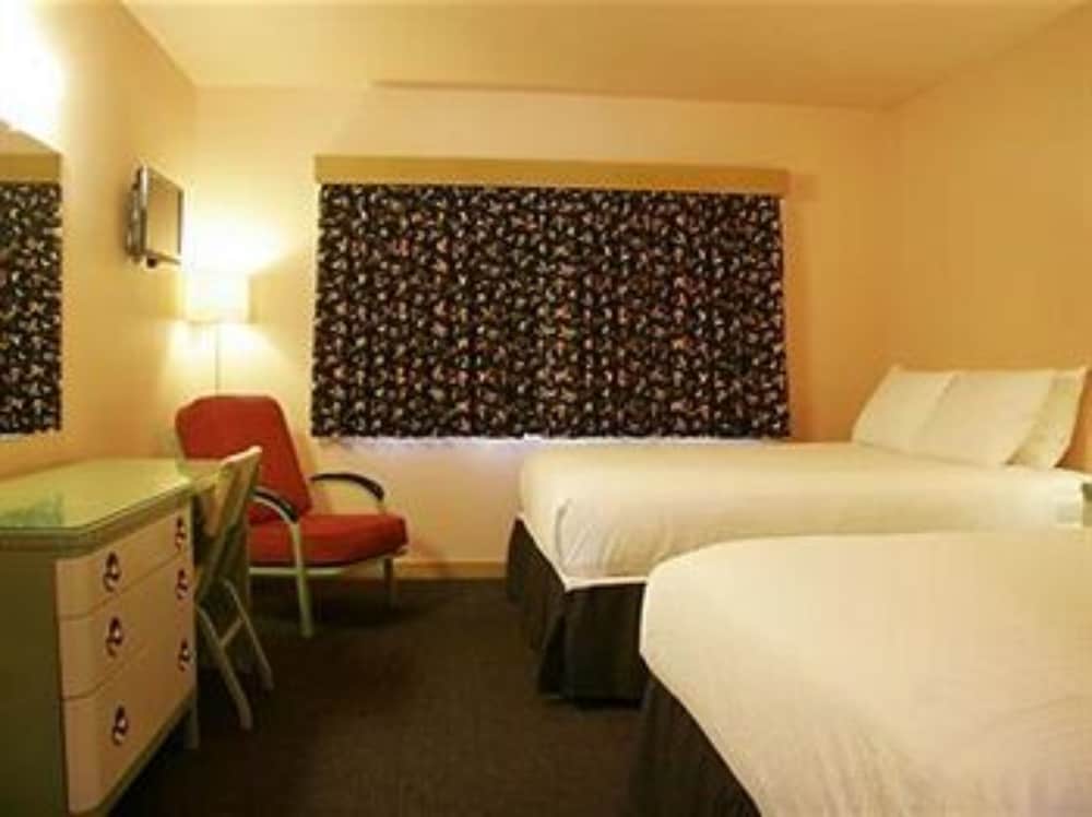 Holiday Music Motel 11/64