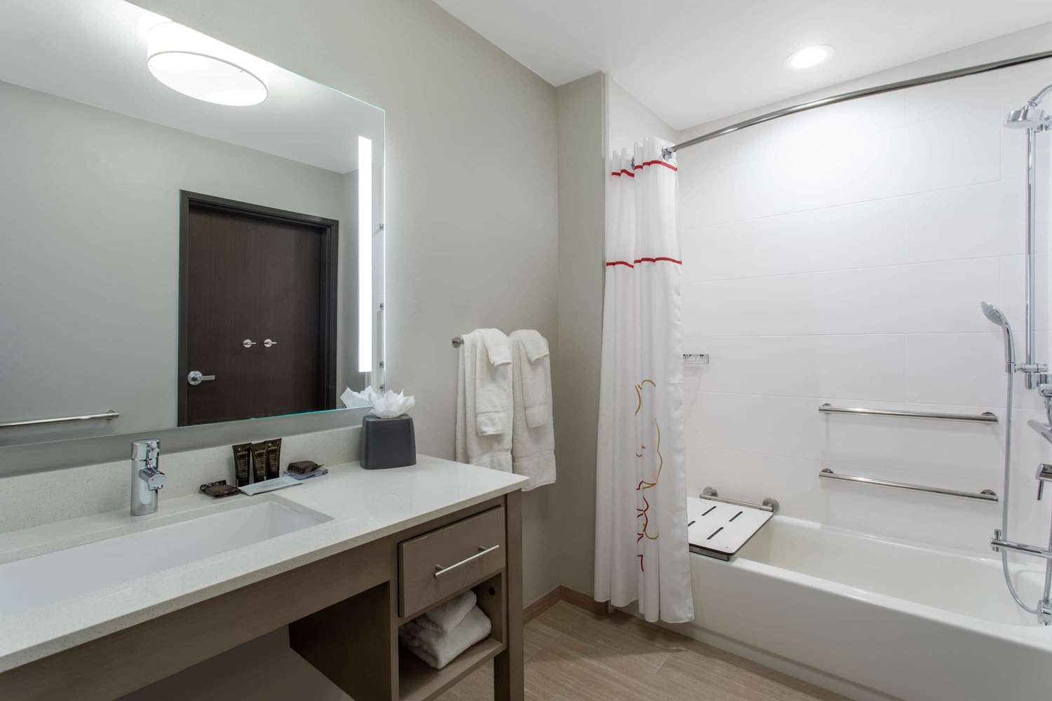 Hawthorn Suites by Wyndham Loveland 42/43