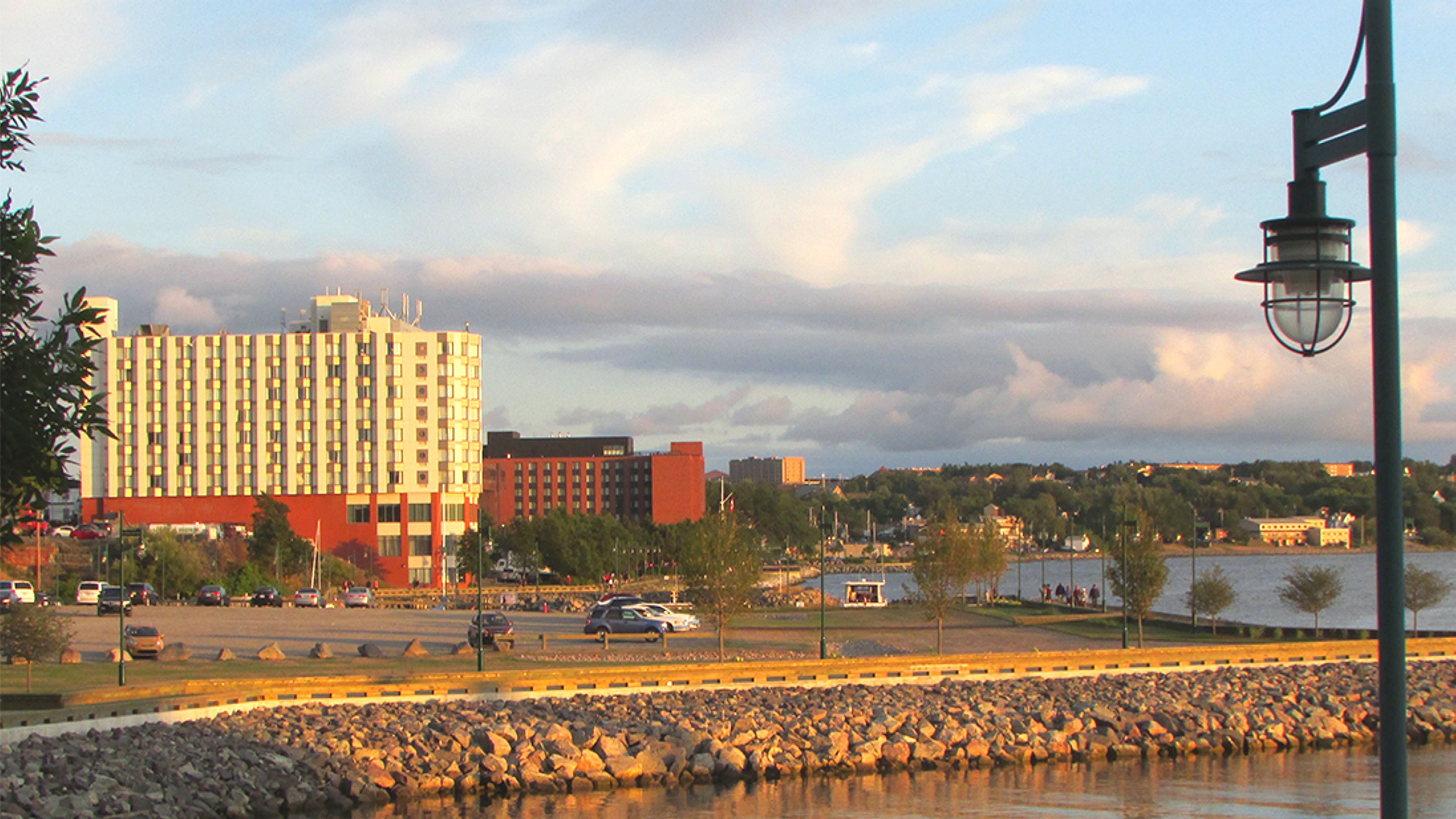 HOLIDAY INN SYDNEY - WATERFRONT 33/36