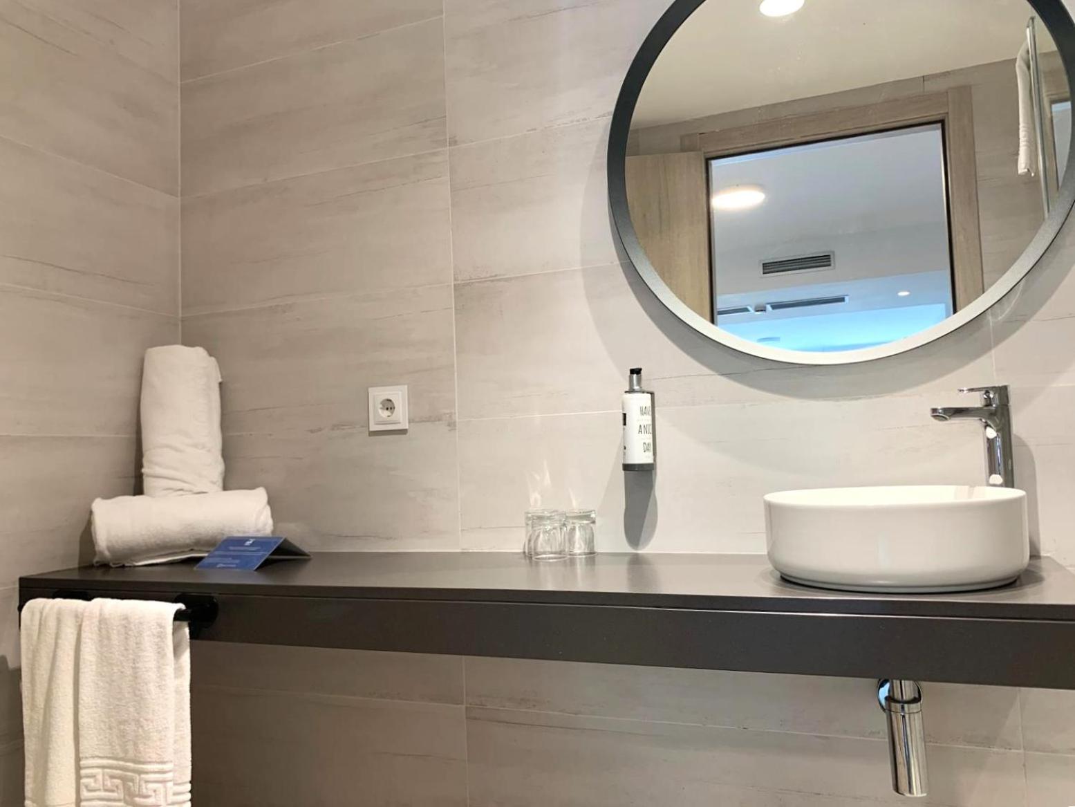غرفة عائلية بثلاثة أسرّة، Pombal Rooms Santiago 6/7