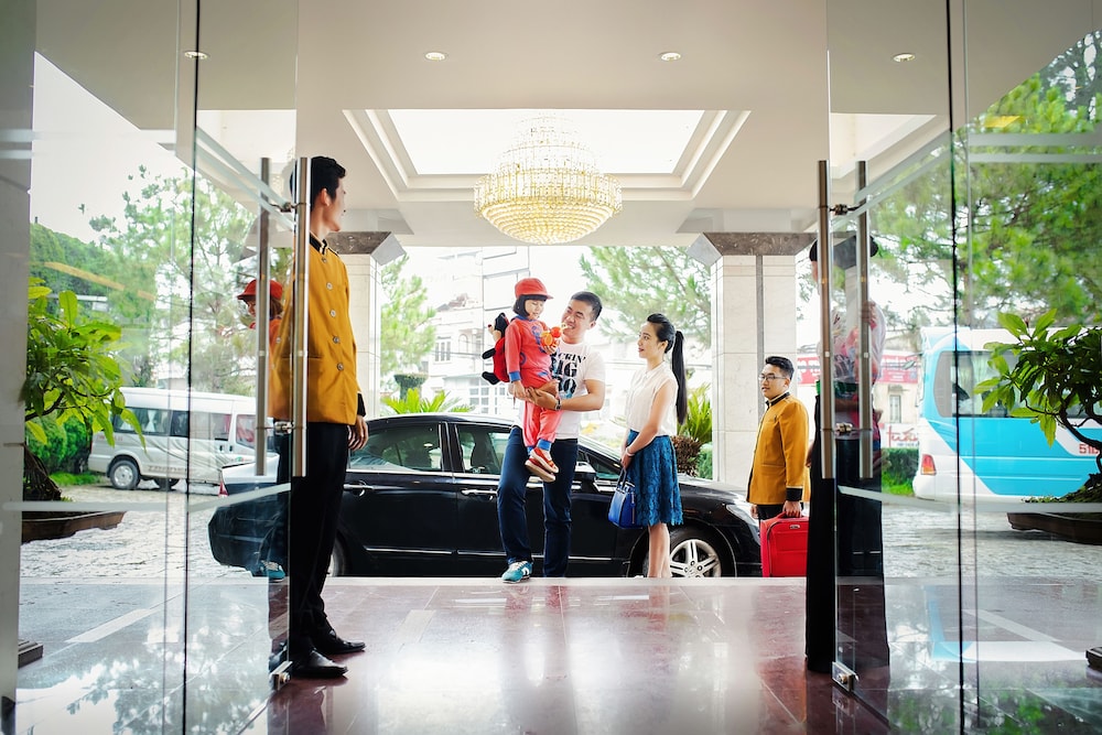 Muong Thanh Holiday Da Lat Hotel 8/70