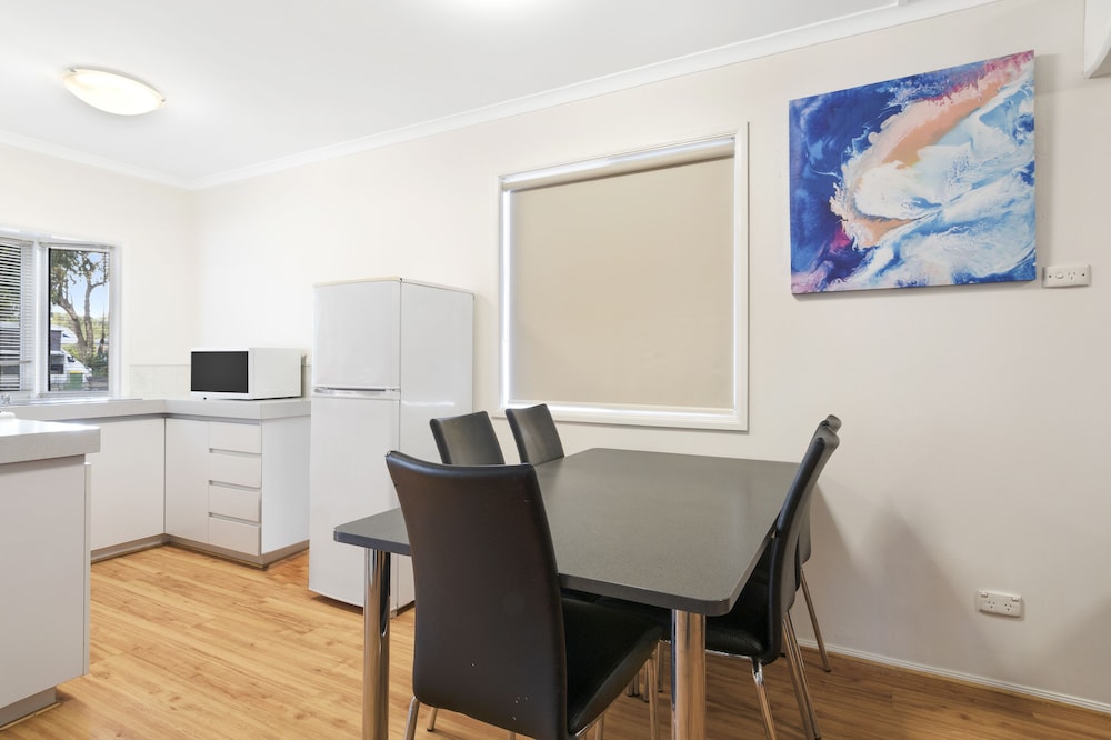 DISCOVERY PARKS - COOGEE BEACH 30/34