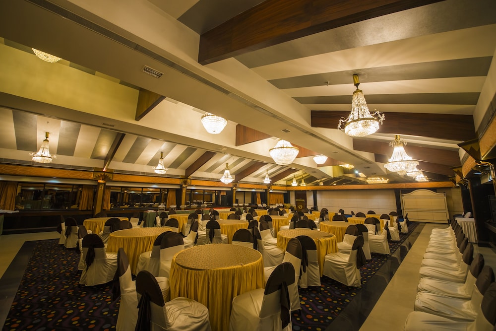 The Renai Cochin 29/43