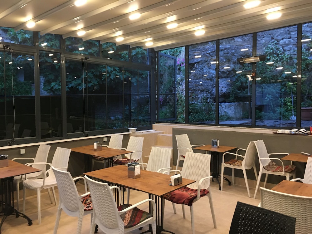 Nuray Hotel 48/54