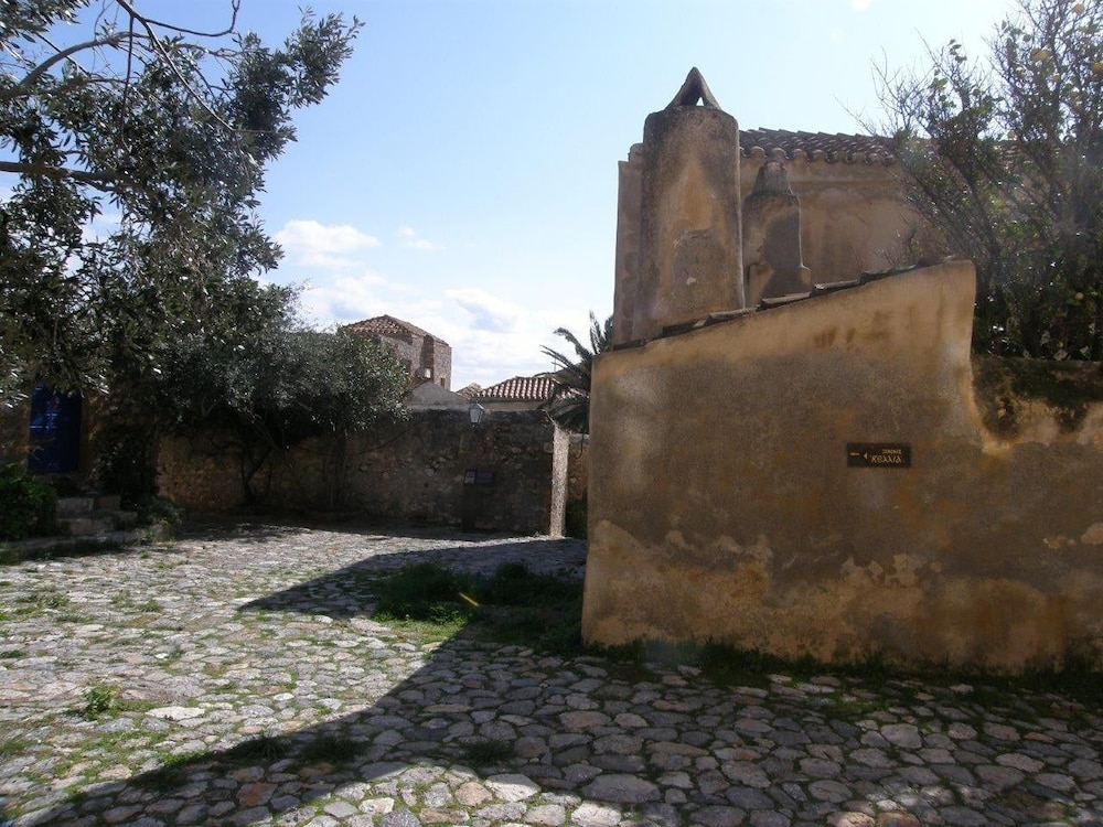 Dorovinis Monemvasia Castlehouses 32/45