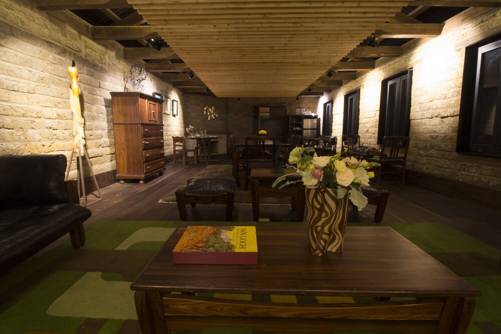 Uvence Arte + Hotel 34/50