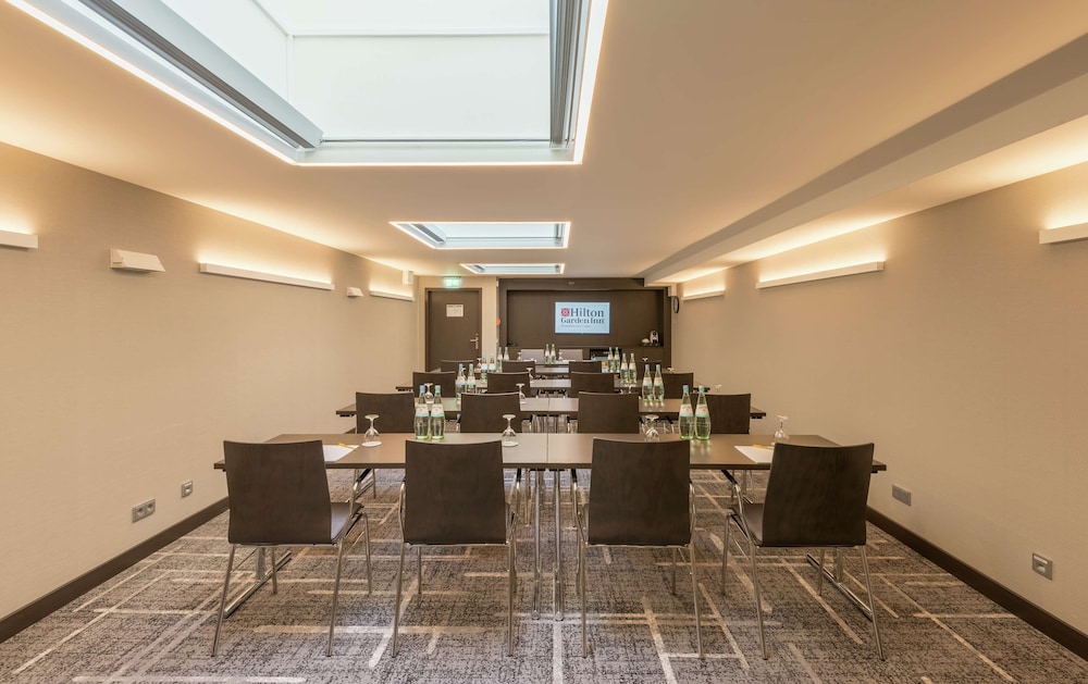 HILTON GARDEN INN FRANKFURT CITY CENTRE 54/56