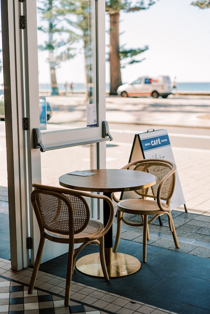 HOTEL STEYNE 35/50