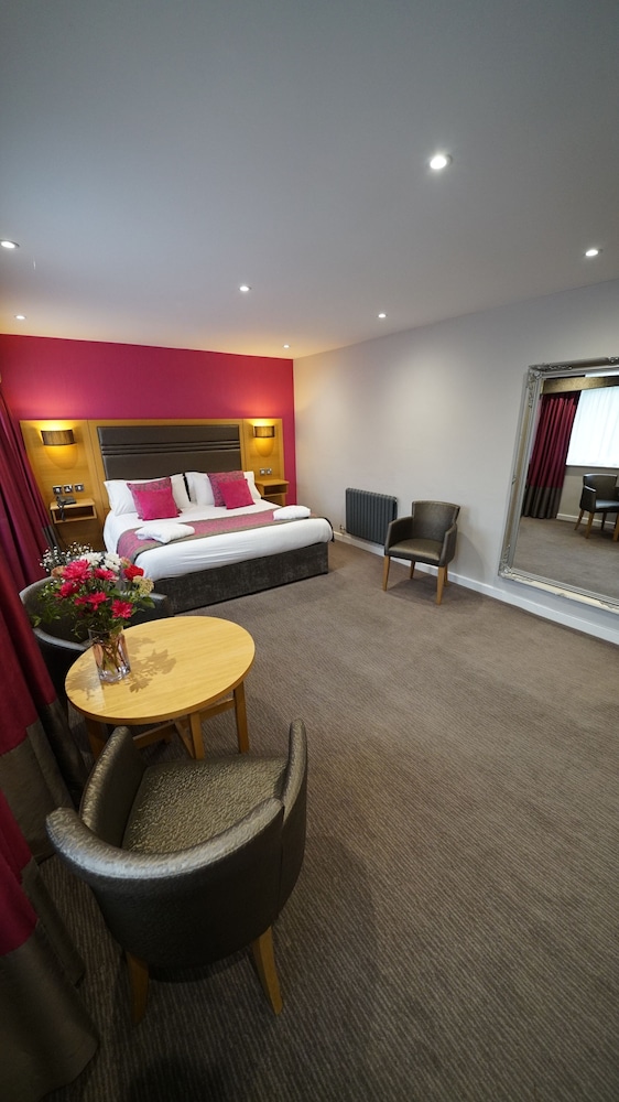 Briar Court Hotel 58/70