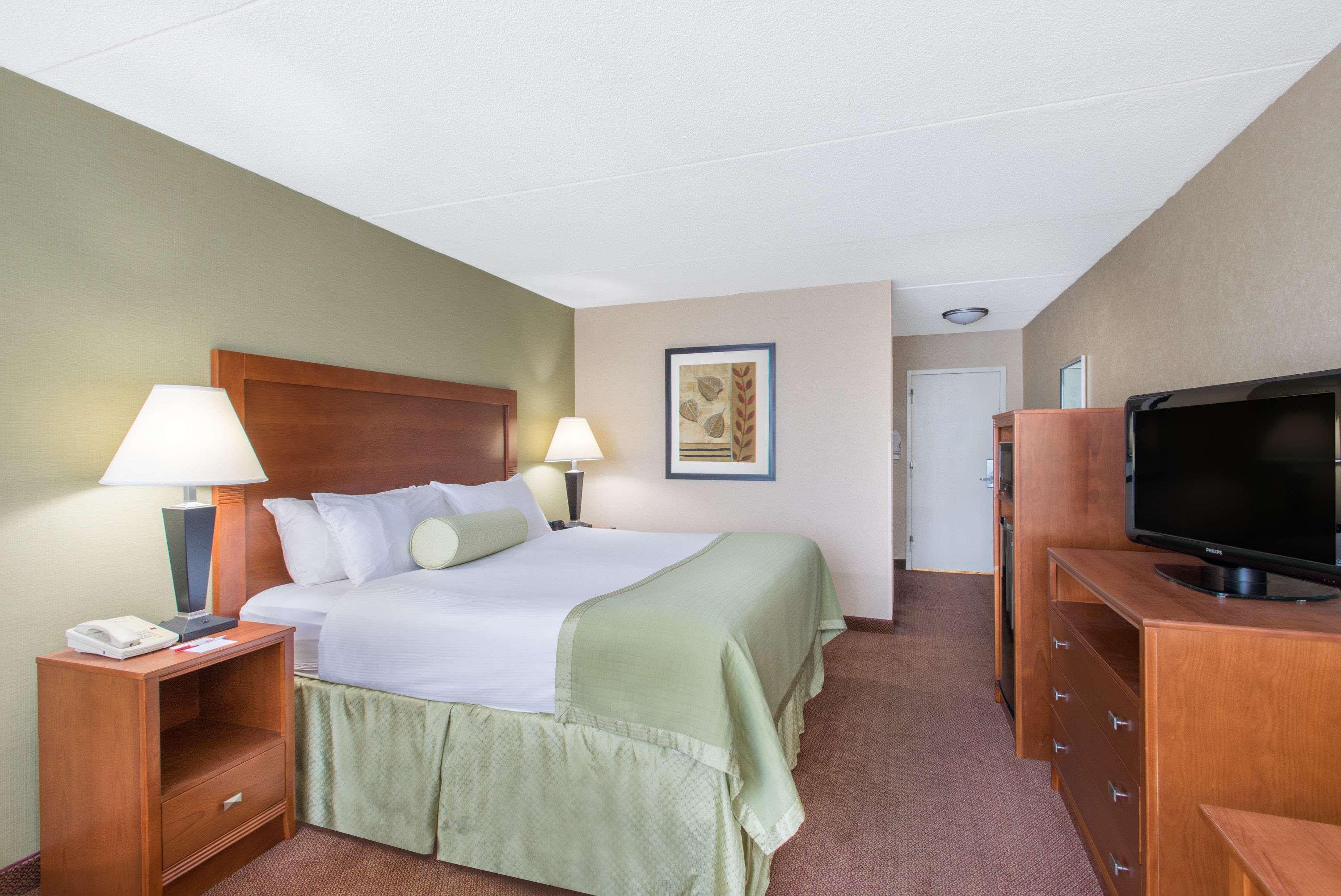غرفة بسرير كينج، Hawthorn Extended Stay by Wyndham Ellsworth / Bar Harbor 4/4