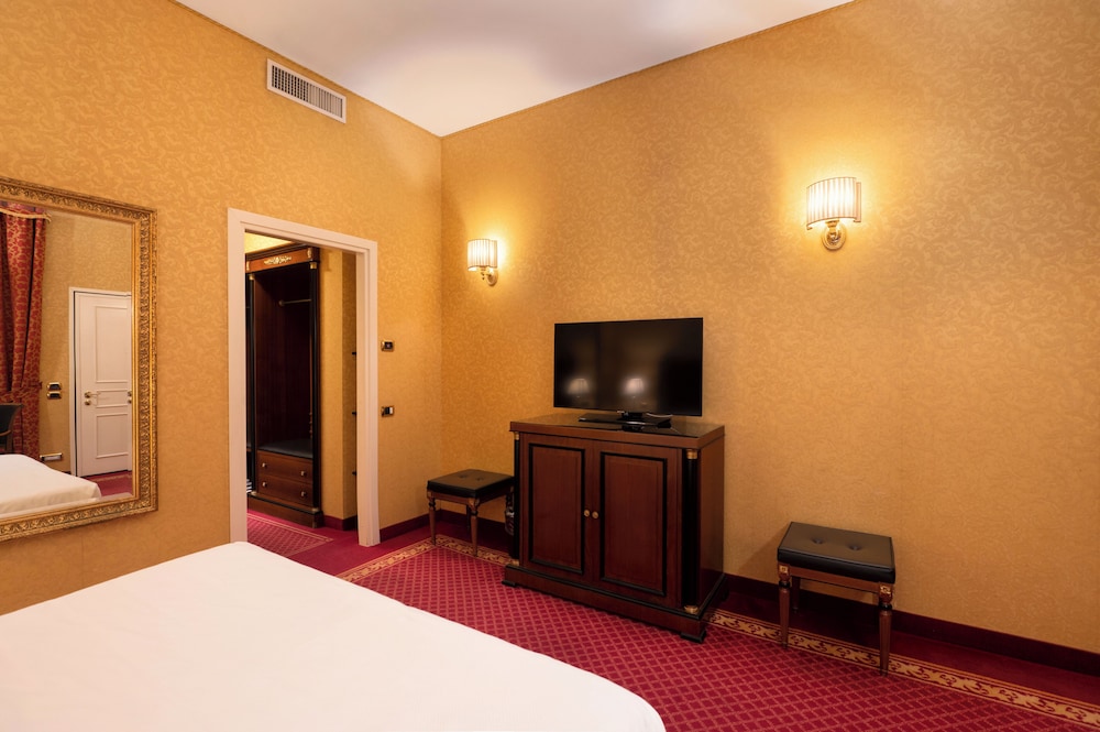Maxim Hotel 17/40