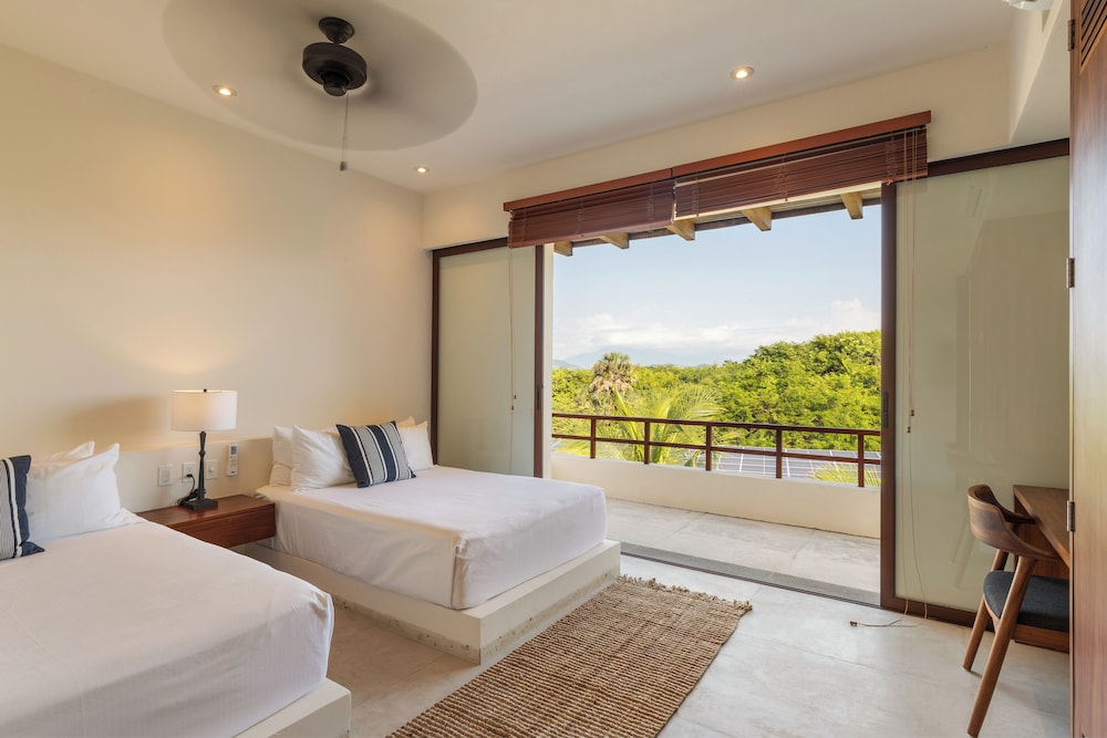 Marea Beachfront Villas 12/50