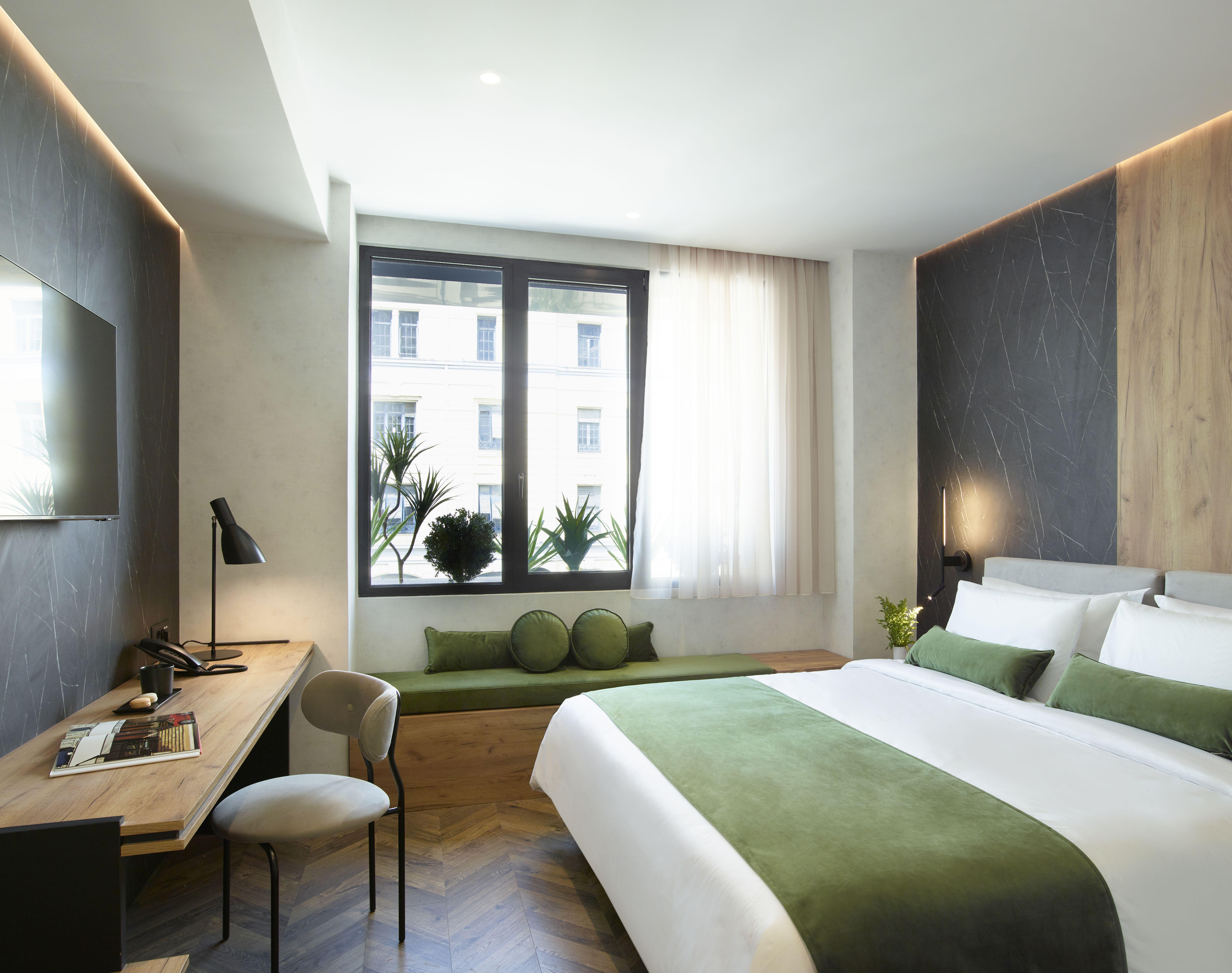 Downtown, Double Bed