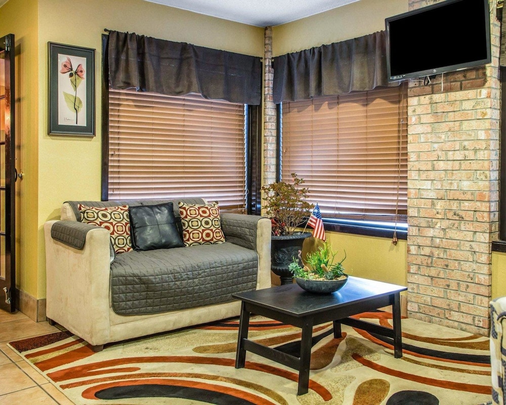 AmericInn by Wyndham Mosinee Central Wisconsin Airport 21/33