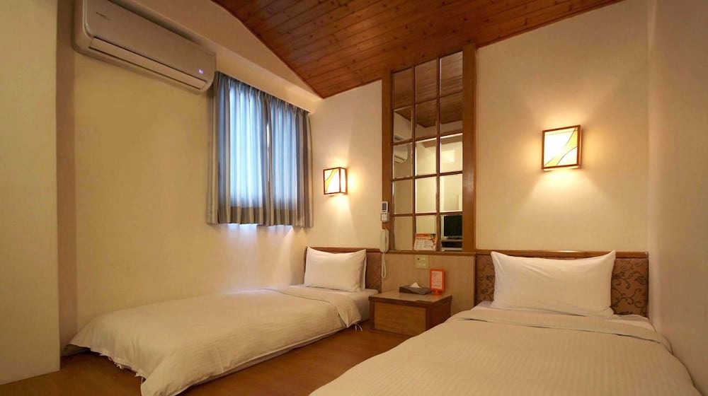 Traveler Hotel 14/37