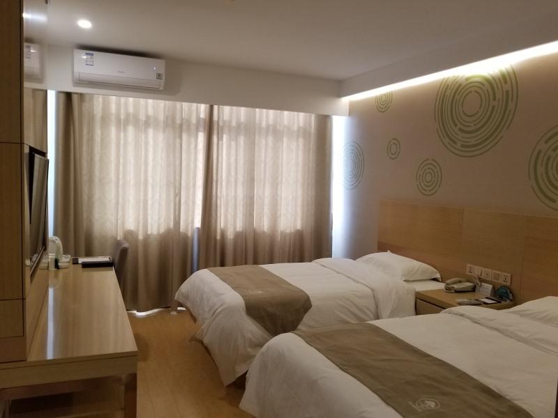 GreenTree Heze Changcheng Road Tianhua Ecommerce Logistics Park Express Hotel 11/19