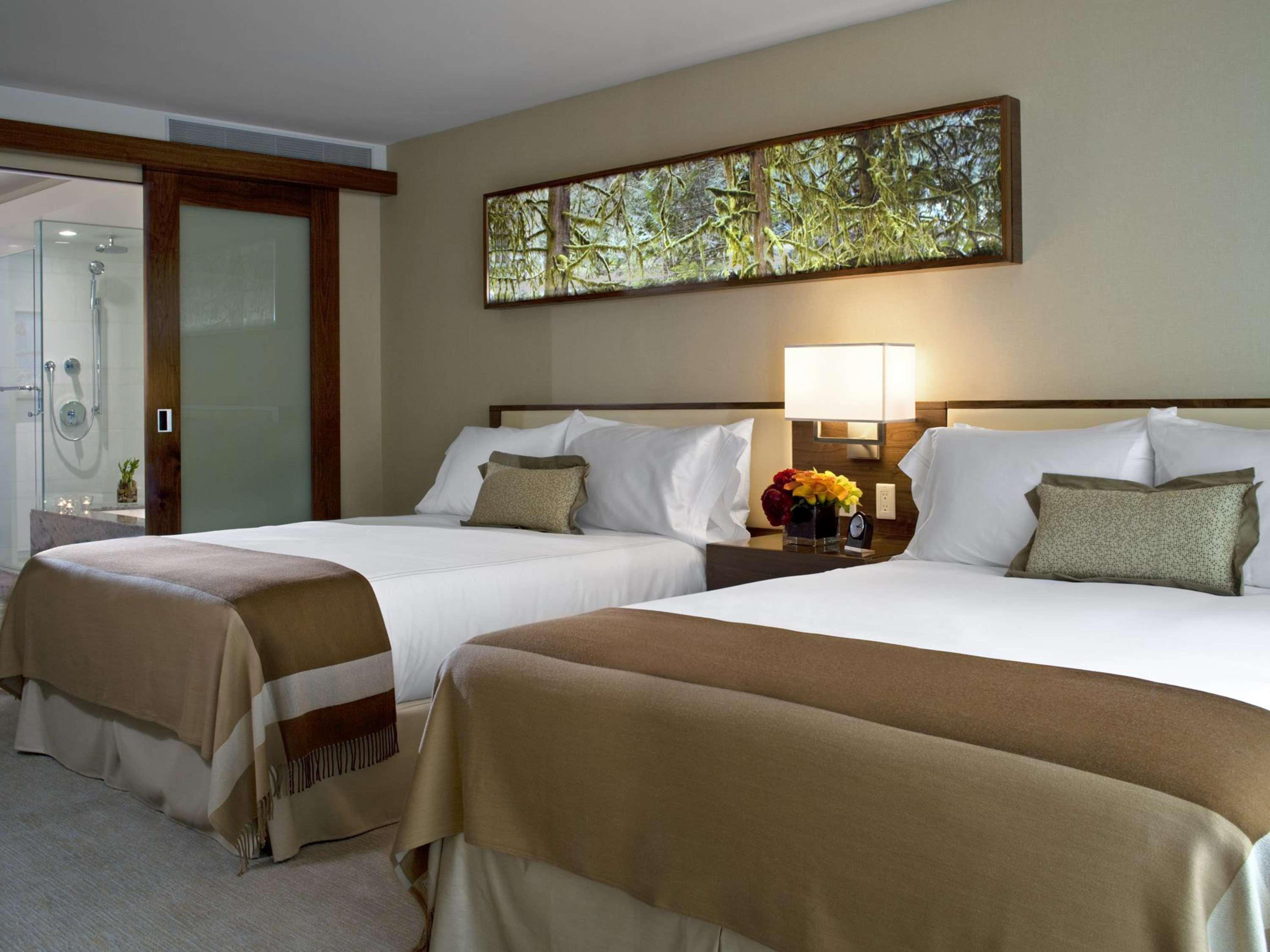 Fairmont Gold, 2 Queen Beds