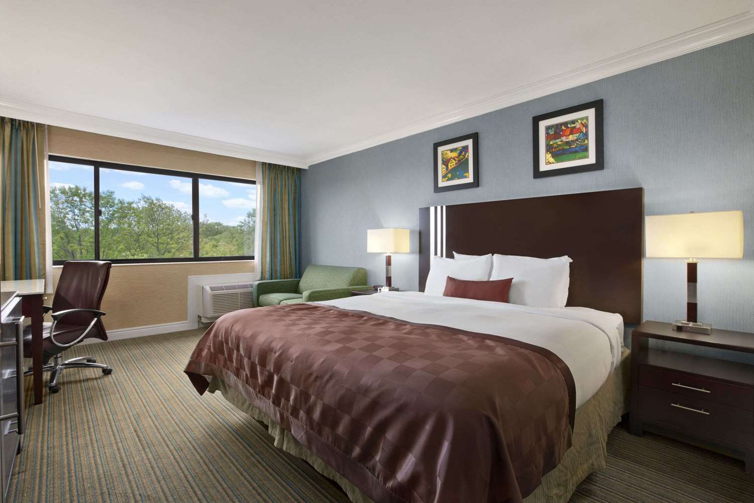 Holiday Inn Long Island - Islip Arpt East 8/46