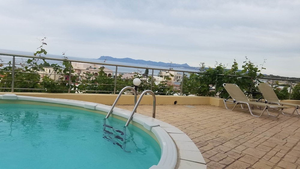 Blue Villas 11/50