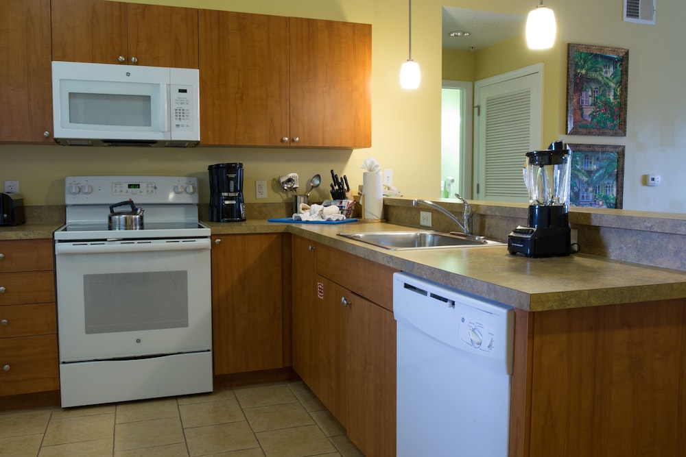 Barefoot Suites 44/69