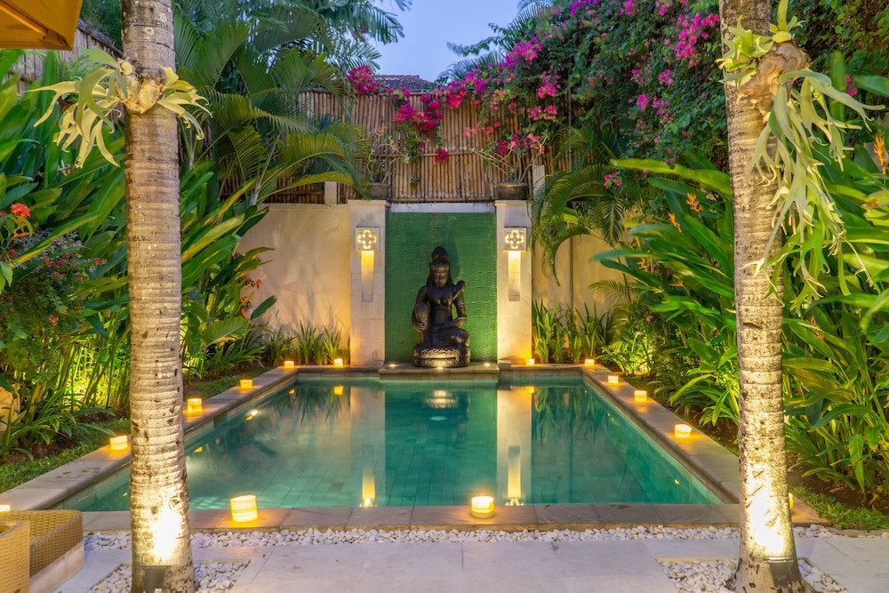 Villa Seriska Seminyak Bali 40/50