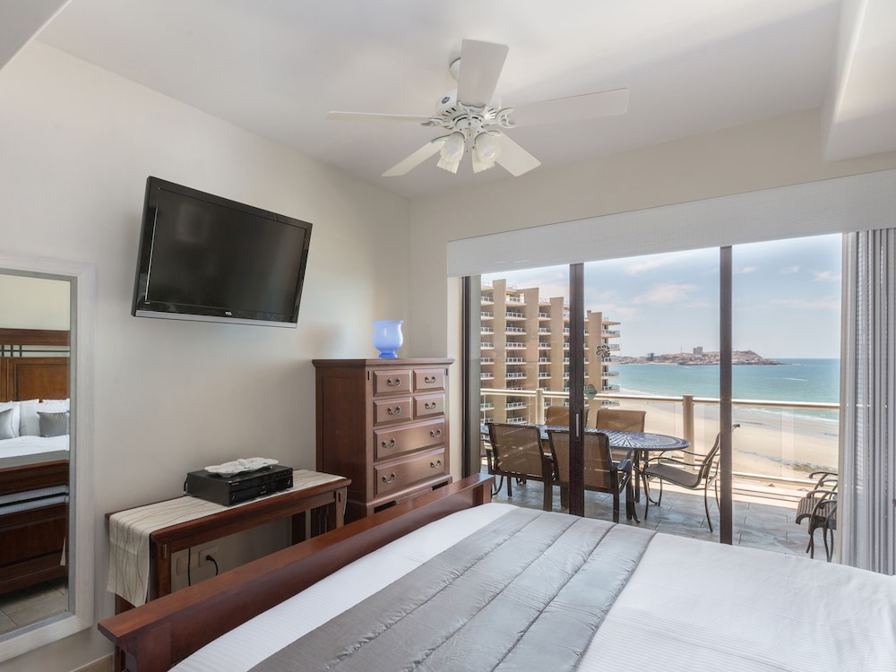 Las Palomas Beach & Golf Resort 24/42