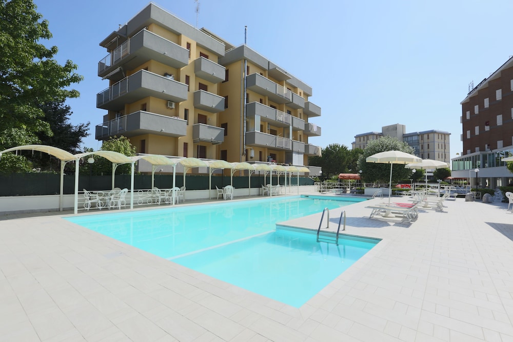 FAMILY HOTEL K2 & SPIAGGIA MARINA BEACH 3/38